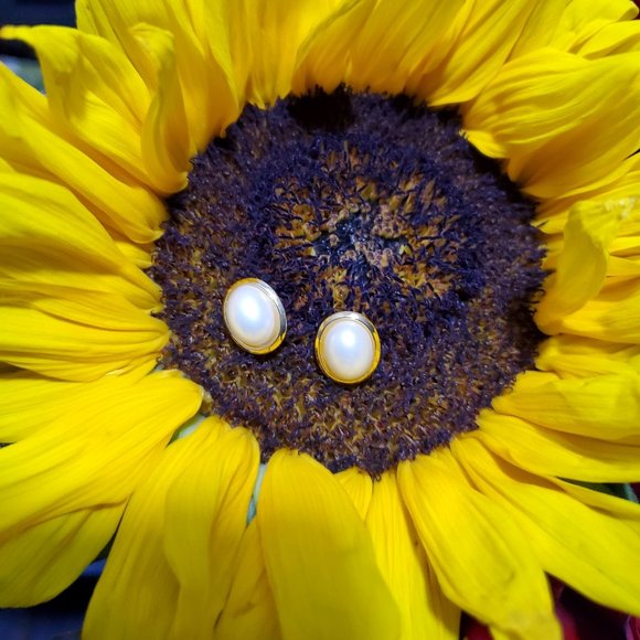 Vintage Faux Pearl Earrings with Gold Tone Trim - Picture 4 of 8